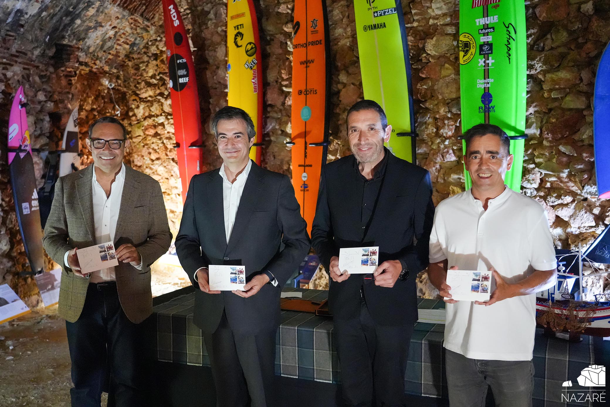 Nazaré Qualifica destaca promoção internacional da Praia do Norte através de emissão filatélica