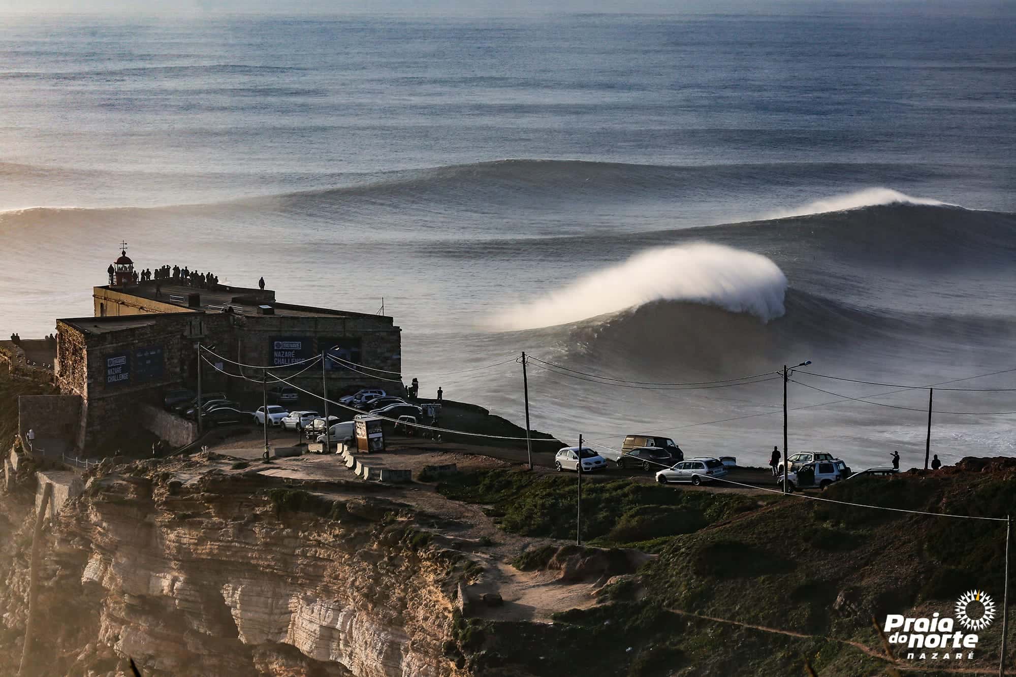 Parceria entre Praia do Norte® e MEO Beachcam leva até si as ondas da Praia do Norte